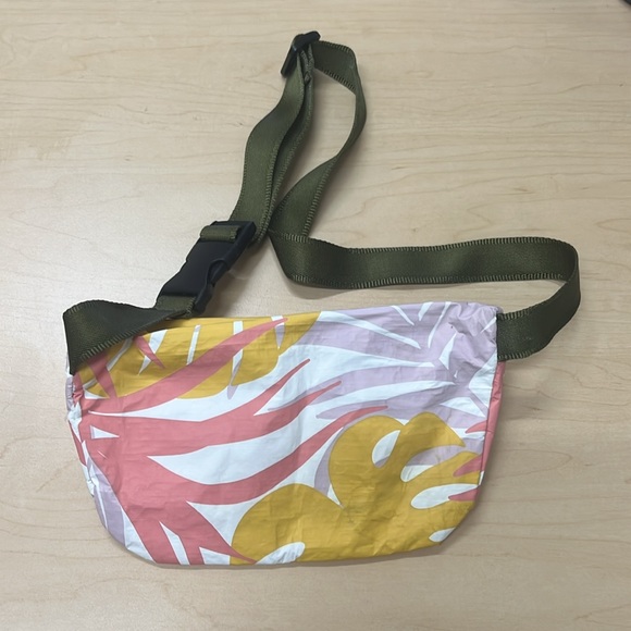 ALOHA Collection Colorful Leaf Print Coated Tyvek Fanny Pack. - Picture 2 of 7